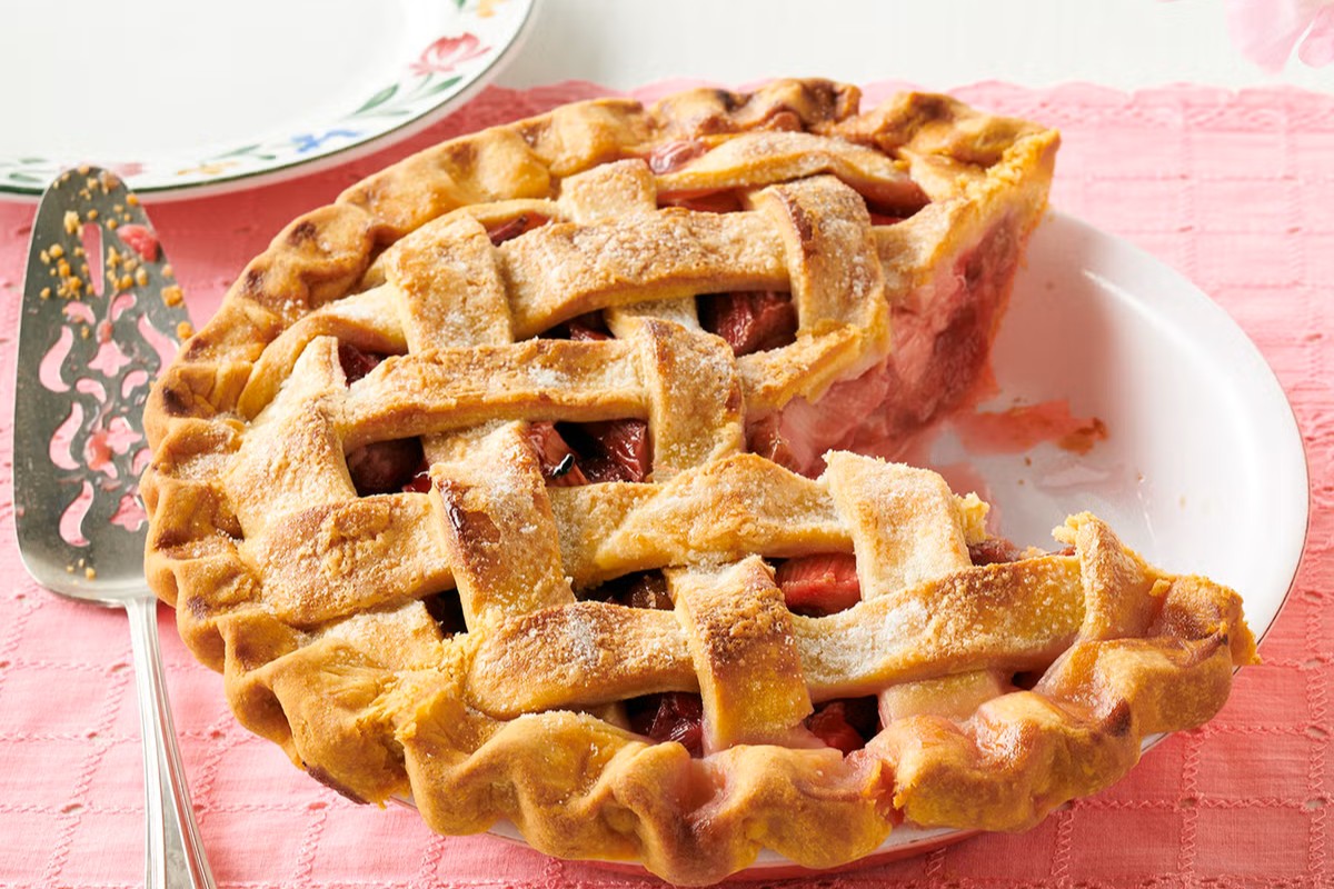 fresh-rhubarb-pie-recipe