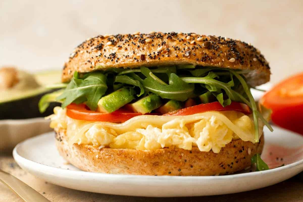 fresh-veggie-bagel-sandwich-recipe