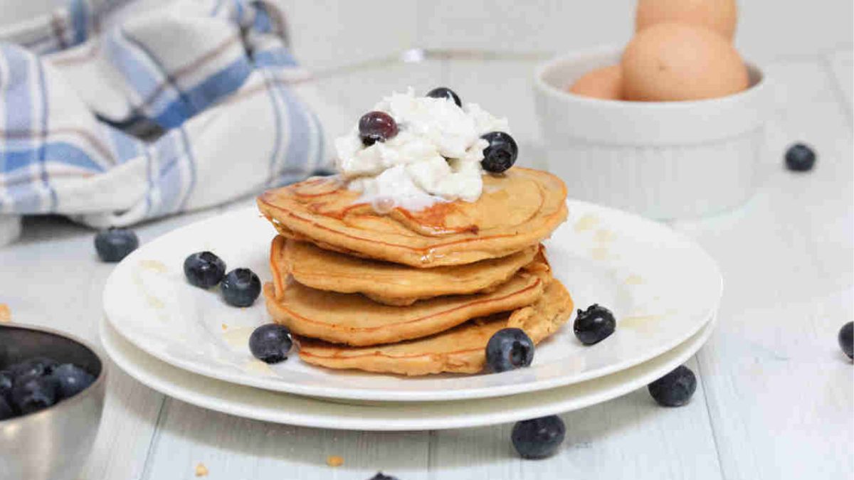 gluten-free-coconut-protein-pancakes-recipe