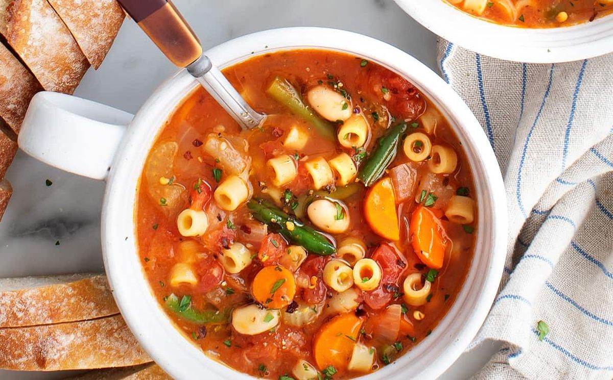 healthy-veggie-minestrone-soup-recipe