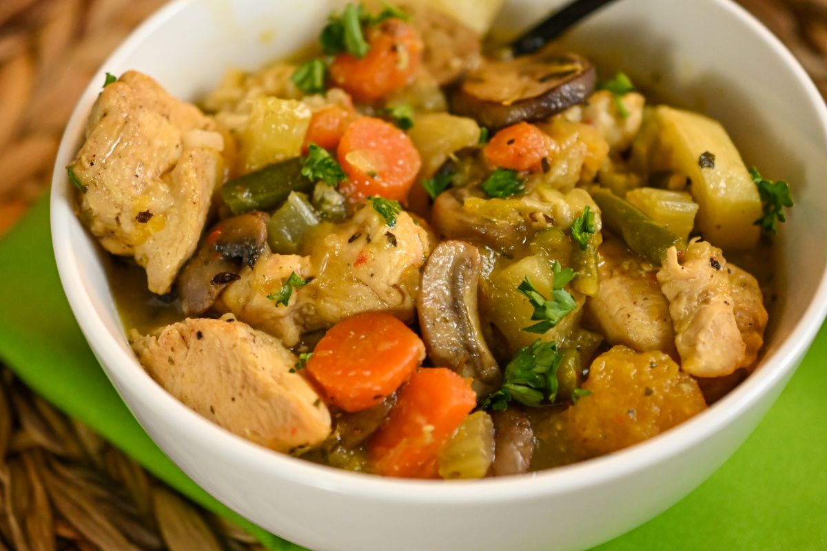 keto-chicken-breast-with-vegetable-ragout-recipe