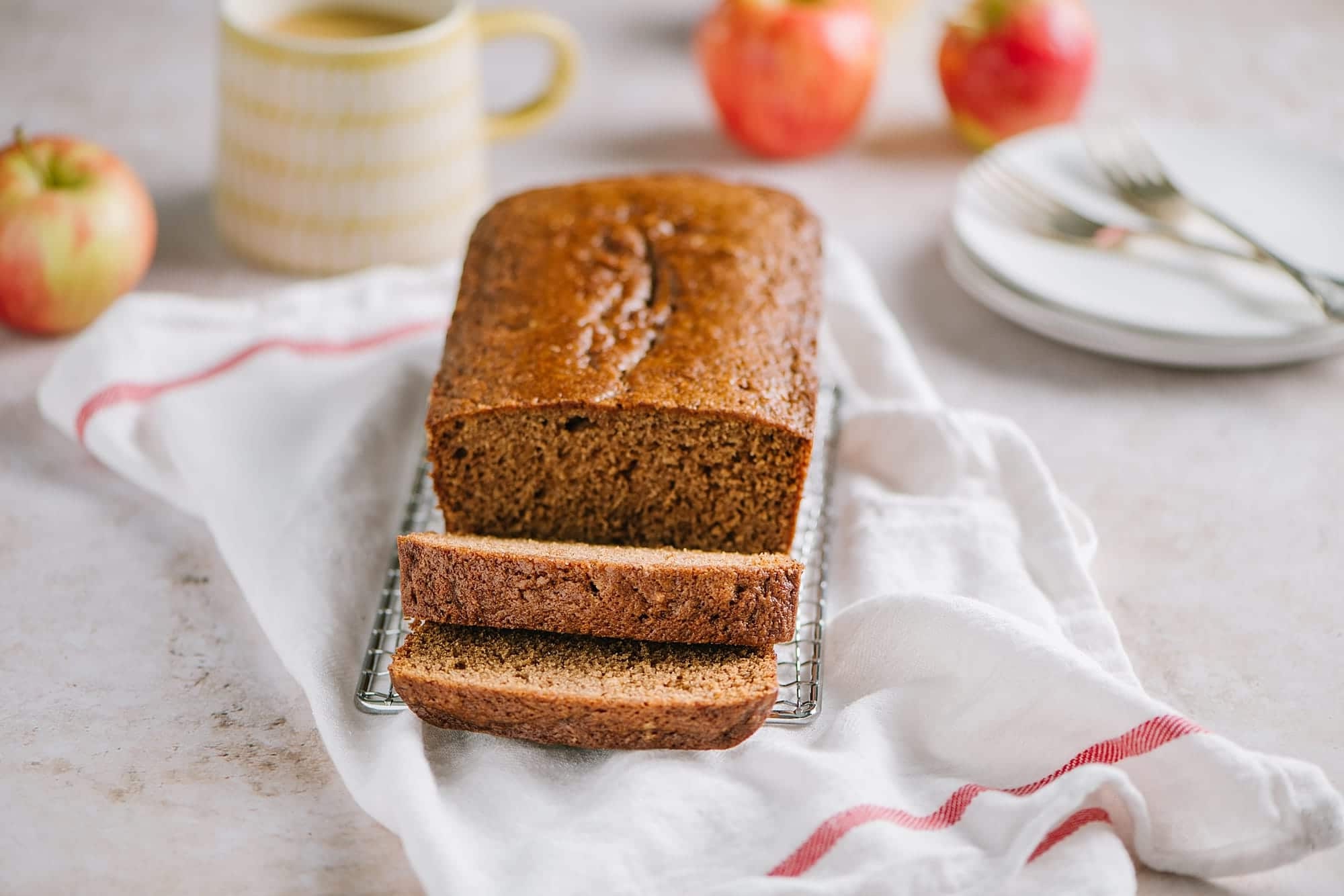 spiced-applesauce-bread-recipe